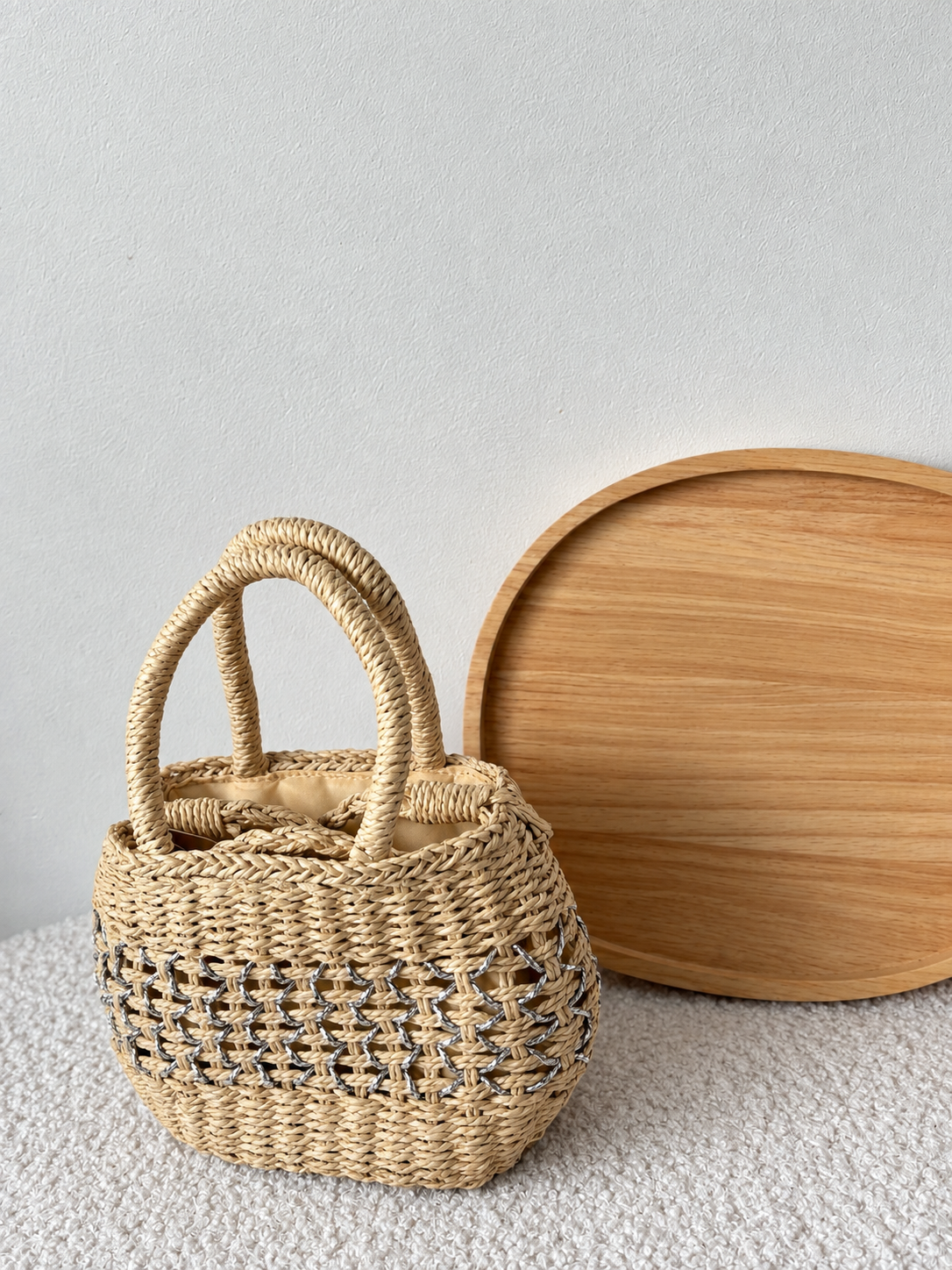 Sac cabas en matière tressée – Naturel & détails argentés