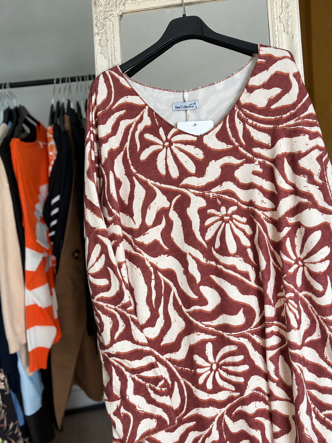 Pull marron imprimé floral